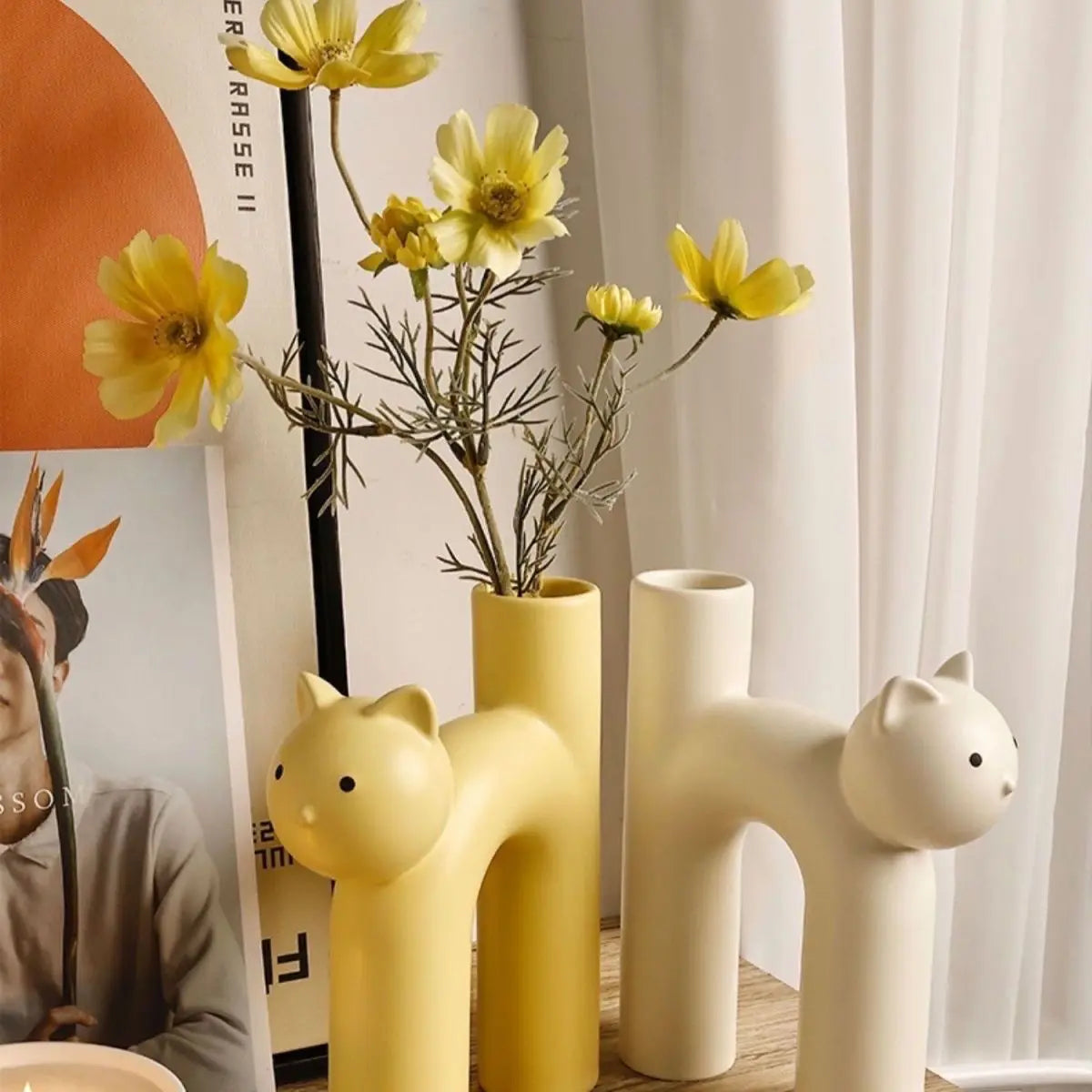 Cream Wind Ceramic Cat Vase